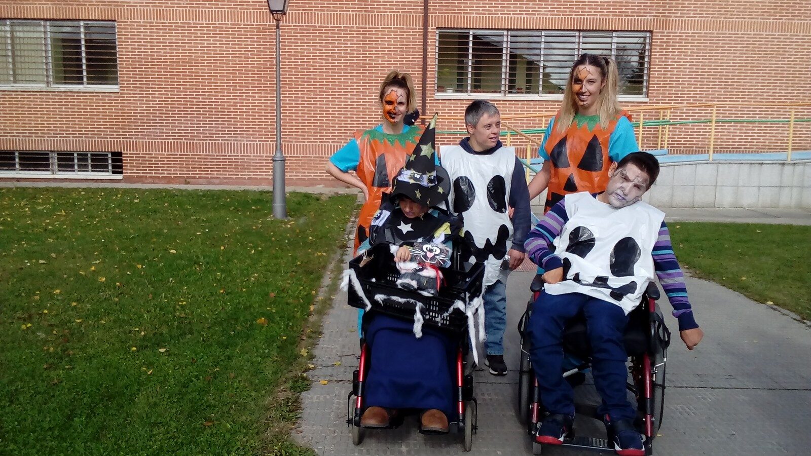 El centro de día de Fundación Personas Palencia celebra Halloween